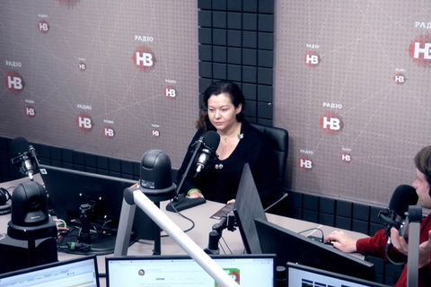 У студії радіо НВ